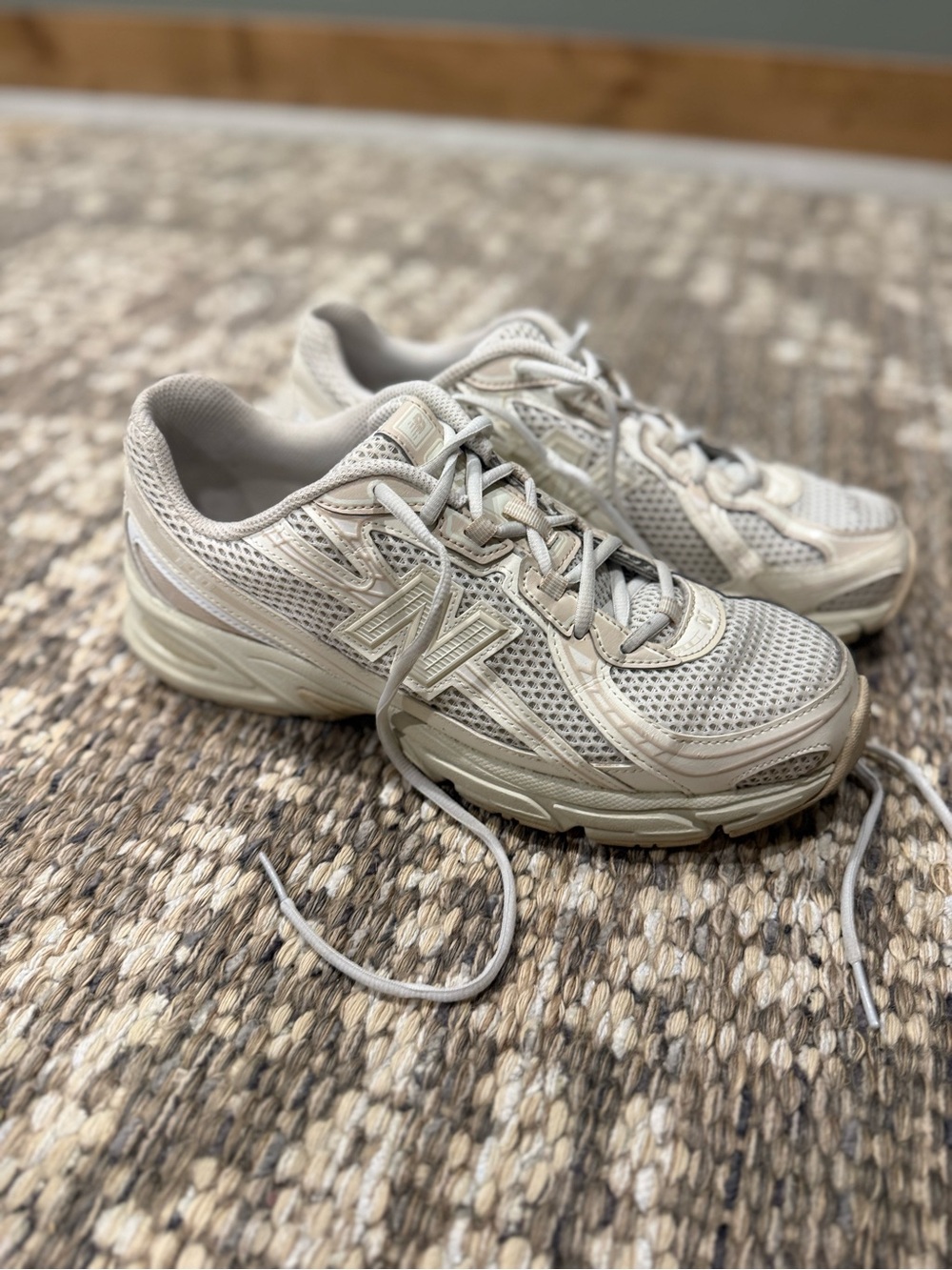 New Balance Women's 740 Shoes, Bisque/Angora Color